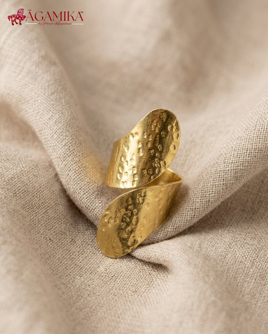Āvarta Ring